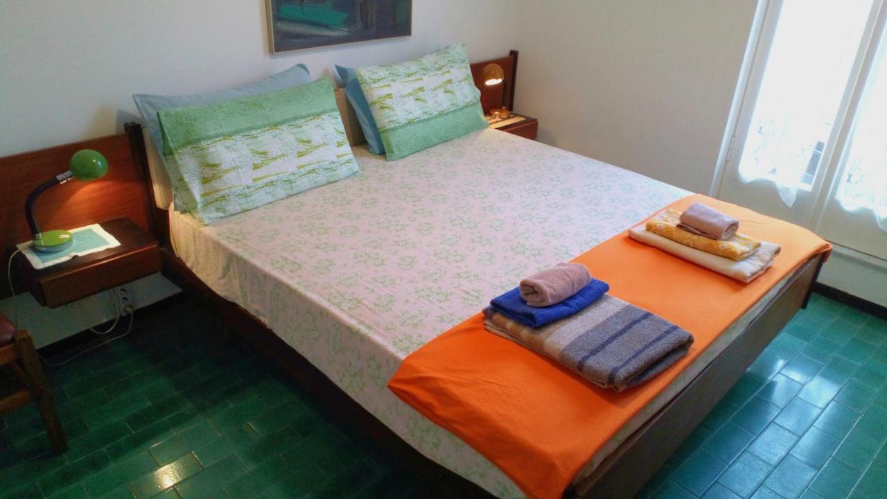 Casa Di Claude Con Posto Auto Lägenhet Finale Ligure Exteriör bild