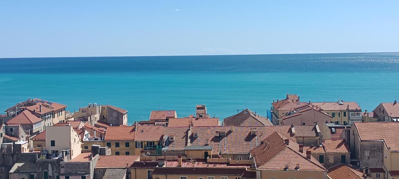 Casa Di Claude Con Posto Auto Lägenhet Finale Ligure Exteriör bild