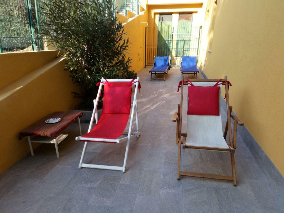 Casa Di Claude Con Posto Auto Lägenhet Finale Ligure Exteriör bild