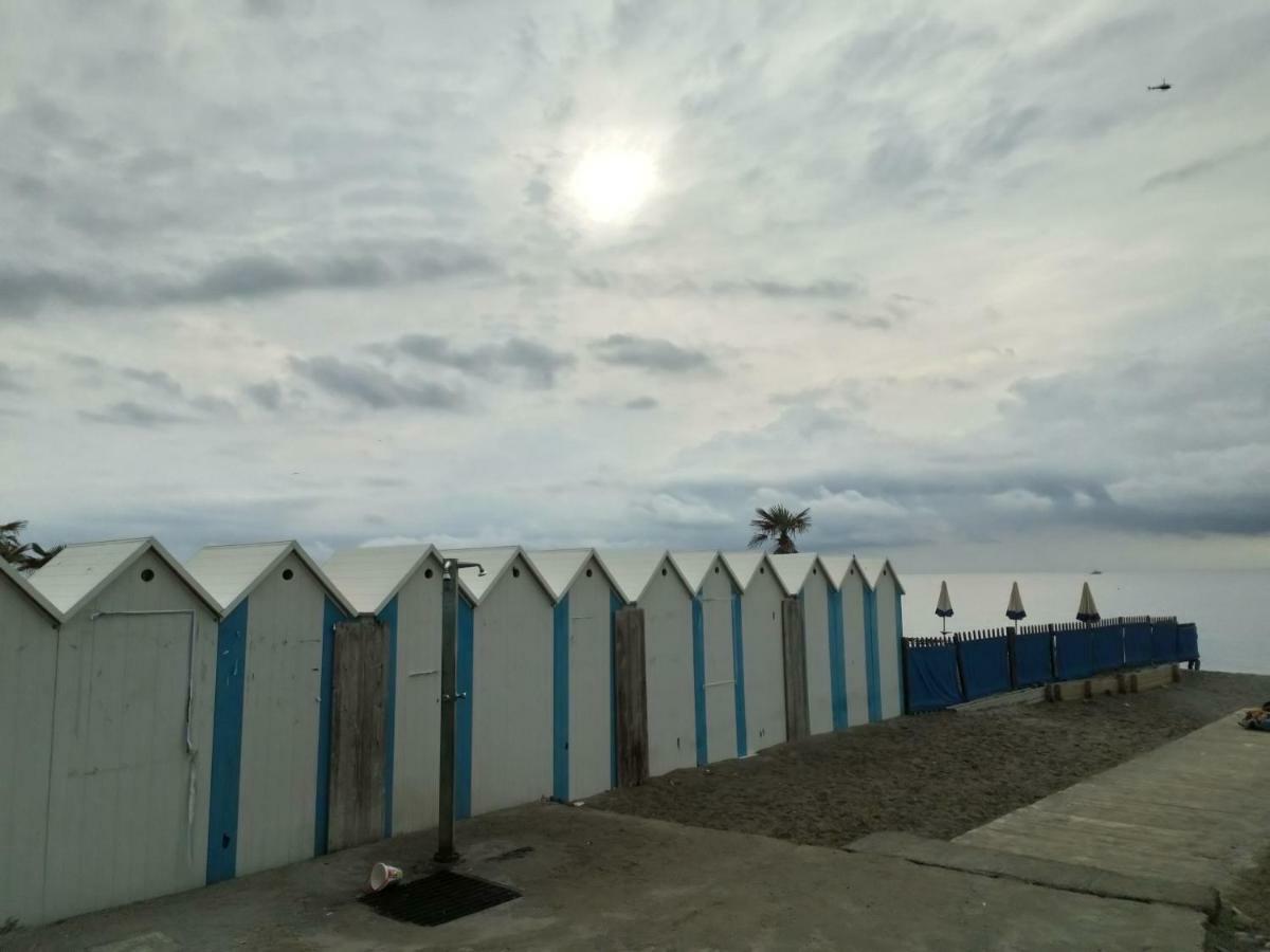 Casa Di Claude Con Posto Auto Lägenhet Finale Ligure Exteriör bild